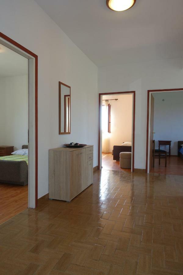 Apartment Dede Nin Bagian luar foto